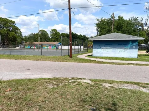 1011 NE 2nd Street Mulberry FL 33860