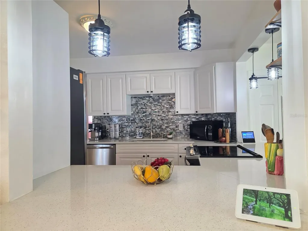7211 12th Avenue N St Petersburg FL 33710