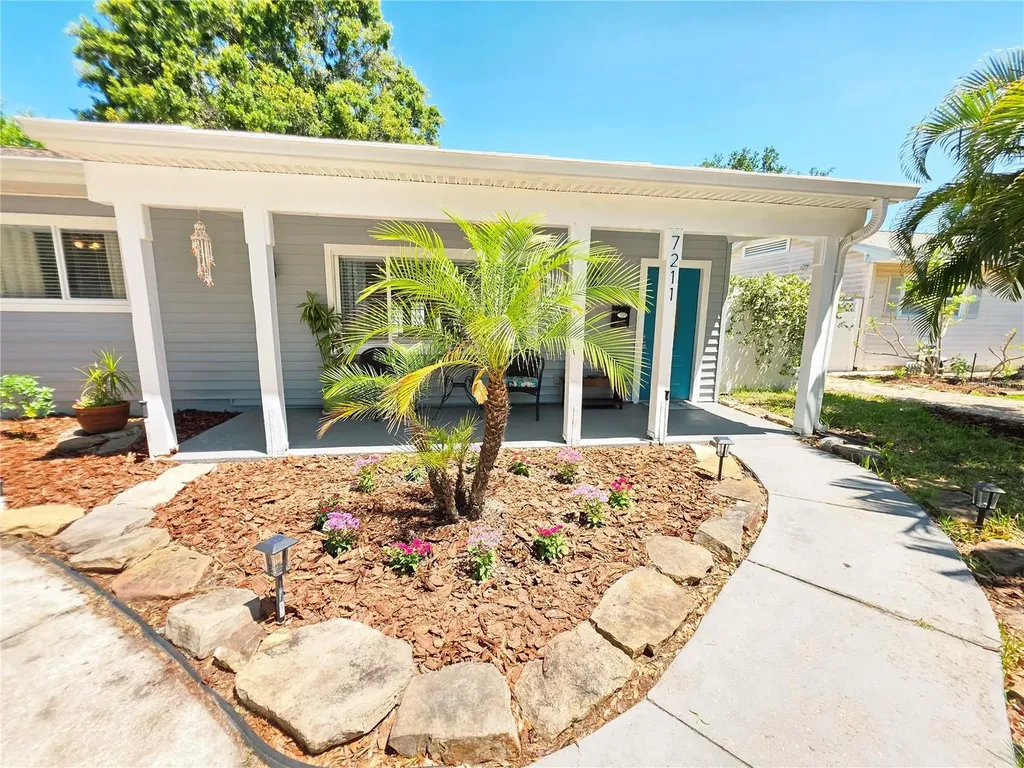 7211 12th Avenue N St Petersburg FL 33710