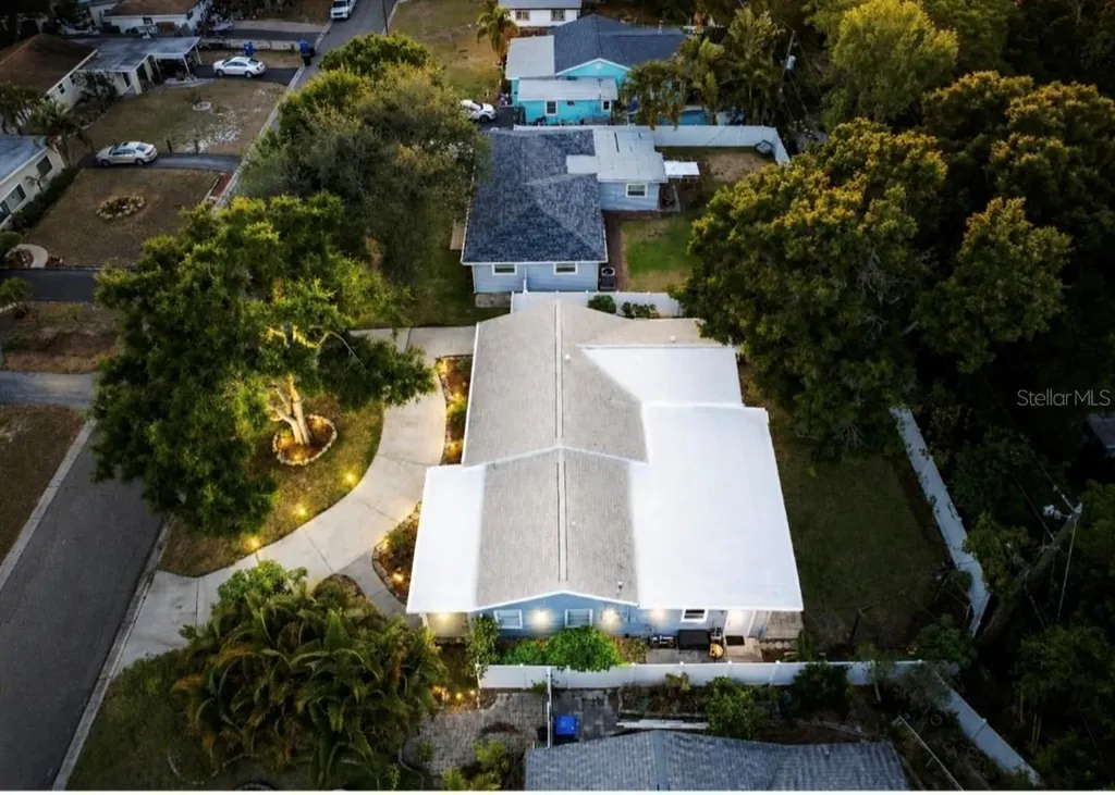 7211 12th Avenue N St Petersburg FL 33710