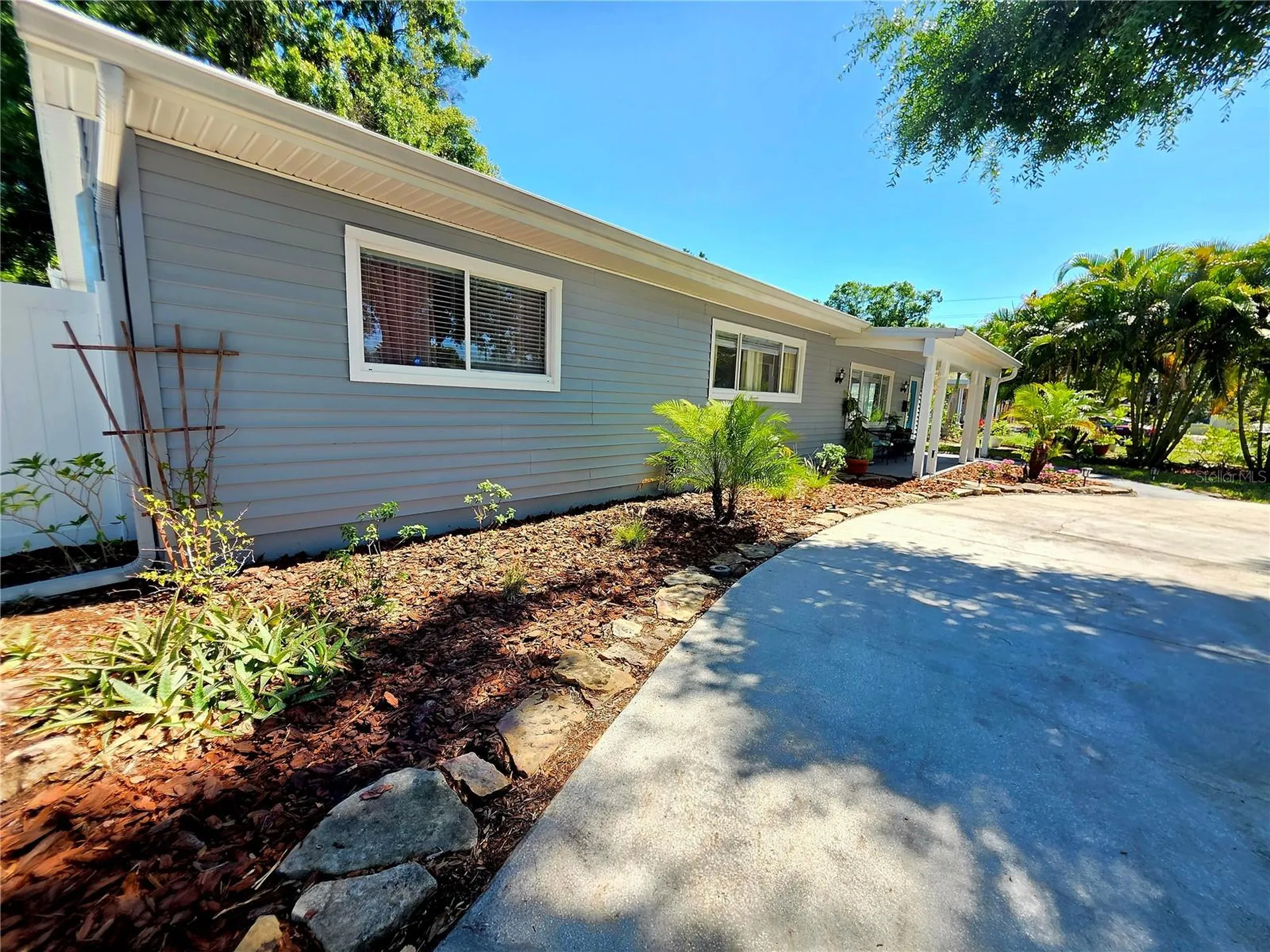 7211 12th Avenue N St Petersburg FL 33710