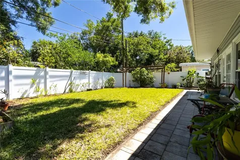 7211 12th Avenue N St Petersburg FL 33710