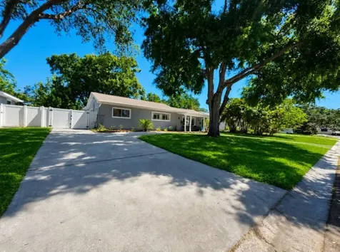 7211 12th Avenue N St Petersburg FL 33710