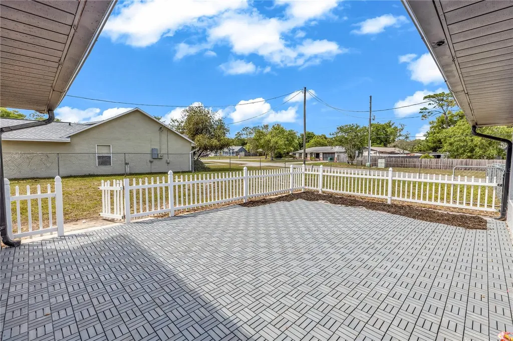 3204 Saint James Avenue Deltona FL 32738