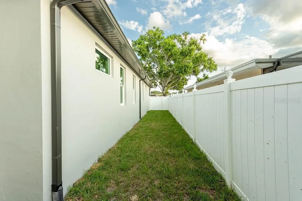 3215 W Aileen Street Tampa FL 33607