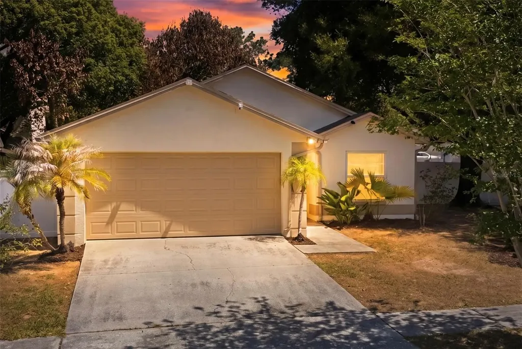 2116 Intervista Lane Valrico FL 33594