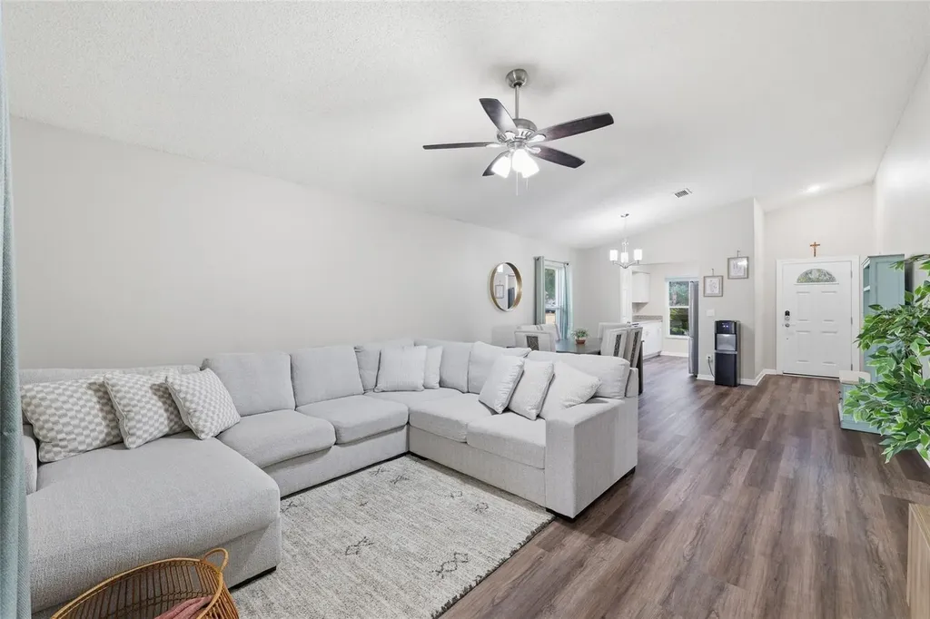2116 Intervista Lane Valrico FL 33594
