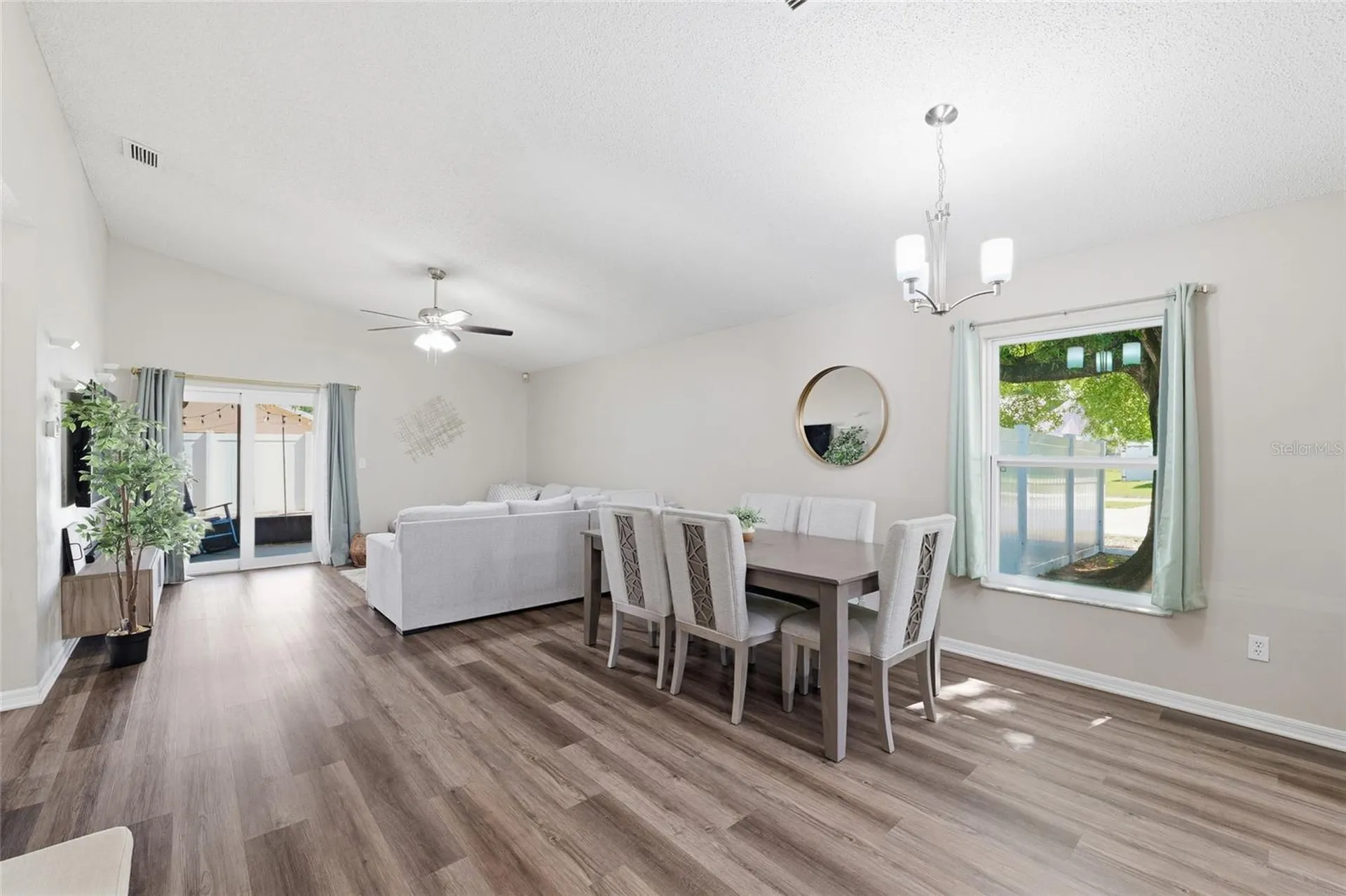 2116 Intervista Lane Valrico FL 33594