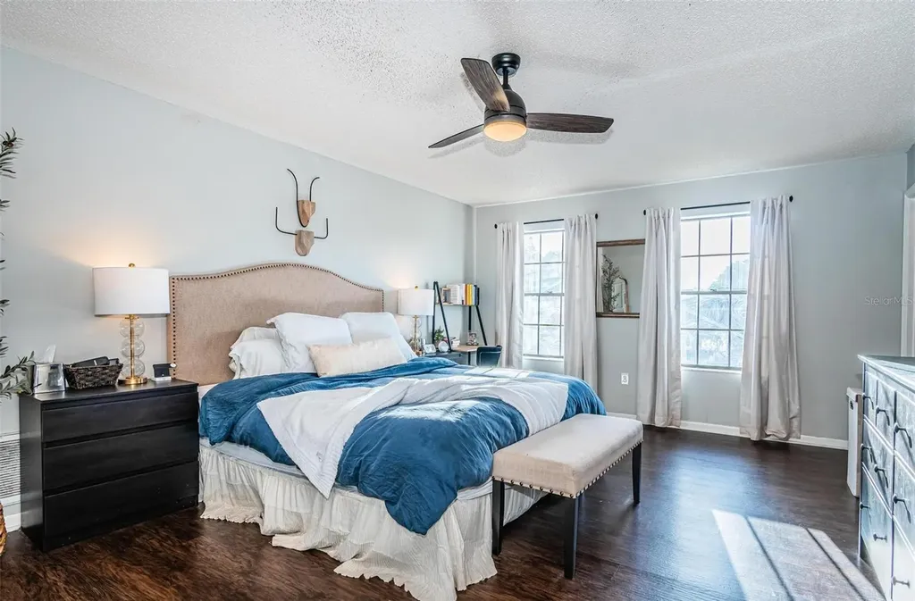 1806 River Crossing Drive Valrico FL 33596