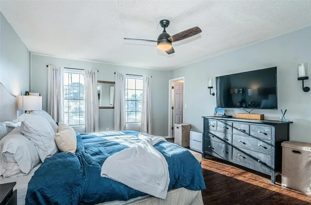 1806 River Crossing Drive Valrico FL 33596