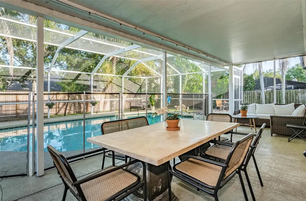 1806 River Crossing Drive Valrico FL 33596
