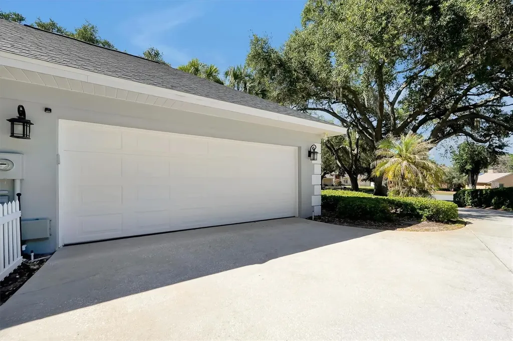 44 Lake Eloise Court Winter Haven FL 33884
