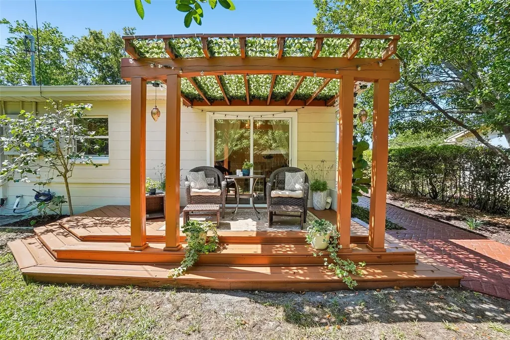 5389 55th Avenue N St Petersburg FL 33709