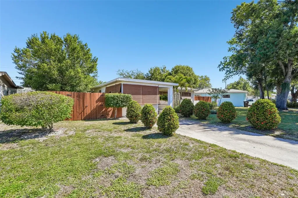 5389 55th Avenue N St Petersburg FL 33709