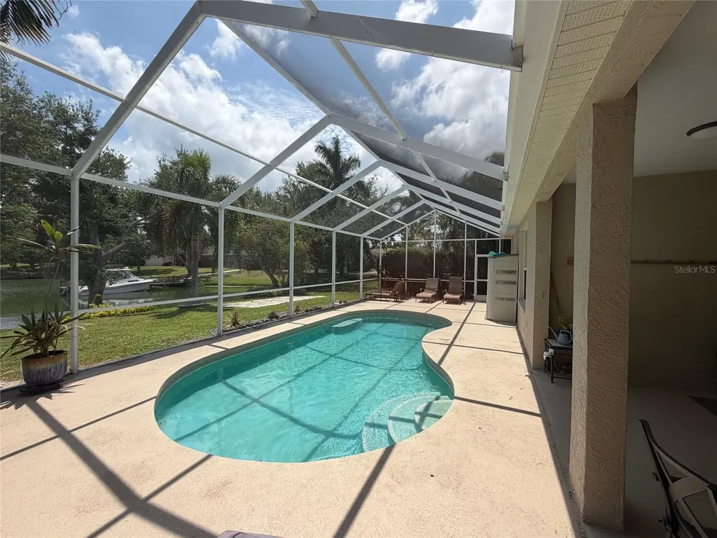 217 36th Street NE Bradenton FL 34208