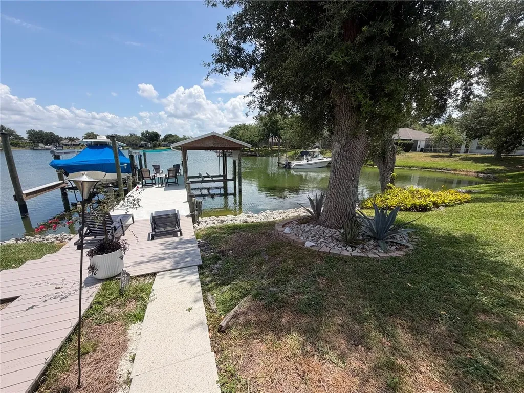 217 36th Street NE Bradenton FL 34208
