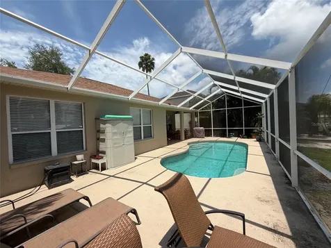 217 36th Street NE Bradenton FL 34208