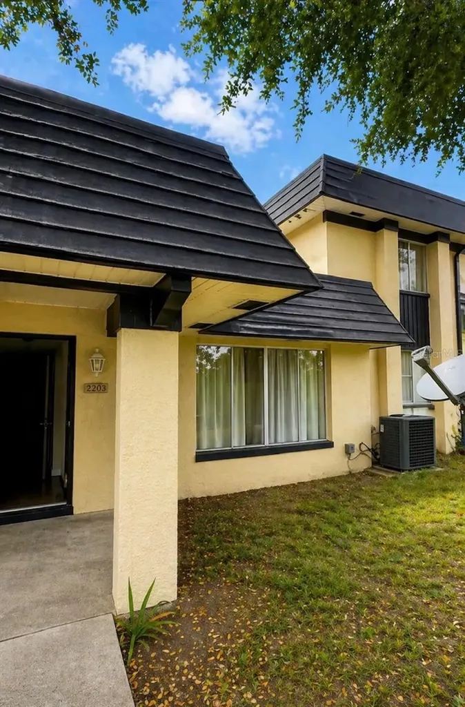 2203 Silver Pines Place Orlando FL 32808