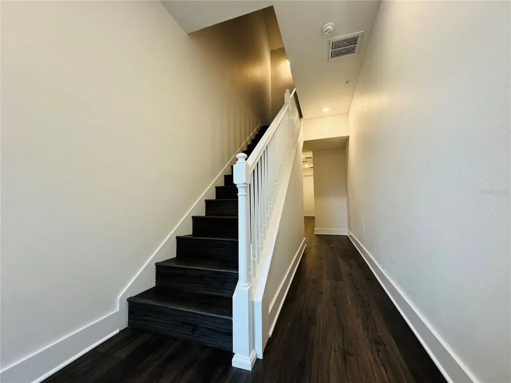 328 Center Lake Lane Oviedo FL 32765