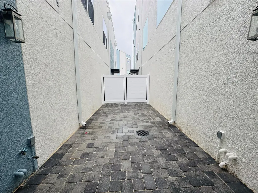 328 Center Lake Lane Oviedo FL 32765