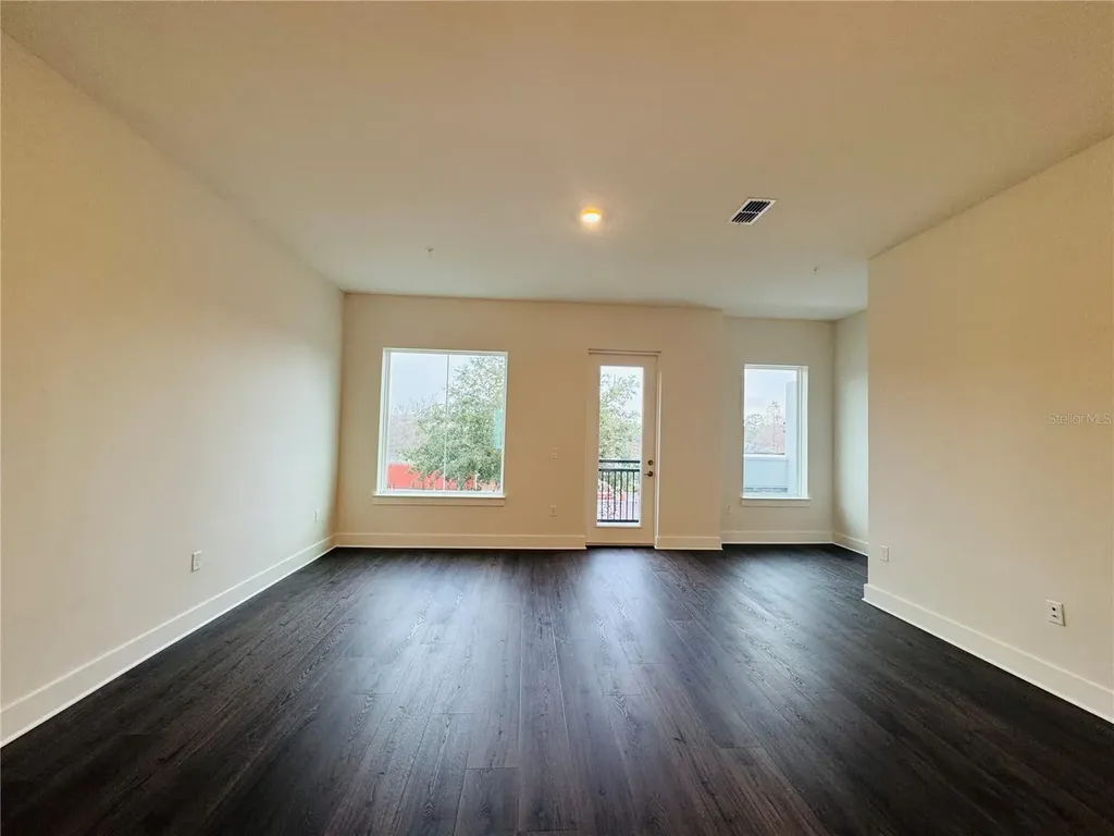 328 Center Lake Lane Oviedo FL 32765