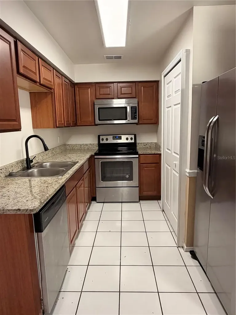 1275 Woodman Way Orlando FL 32818
