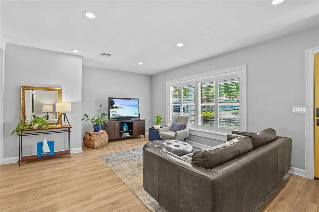 783 Manor Drive W Dunedin FL 34698