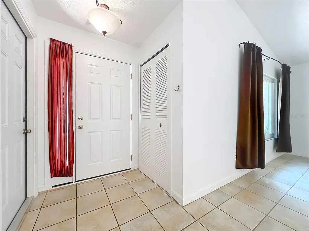 336 Canoe Trail Lane Orlando FL 32825