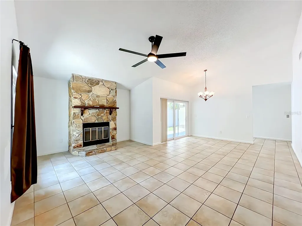 336 Canoe Trail Lane Orlando FL 32825
