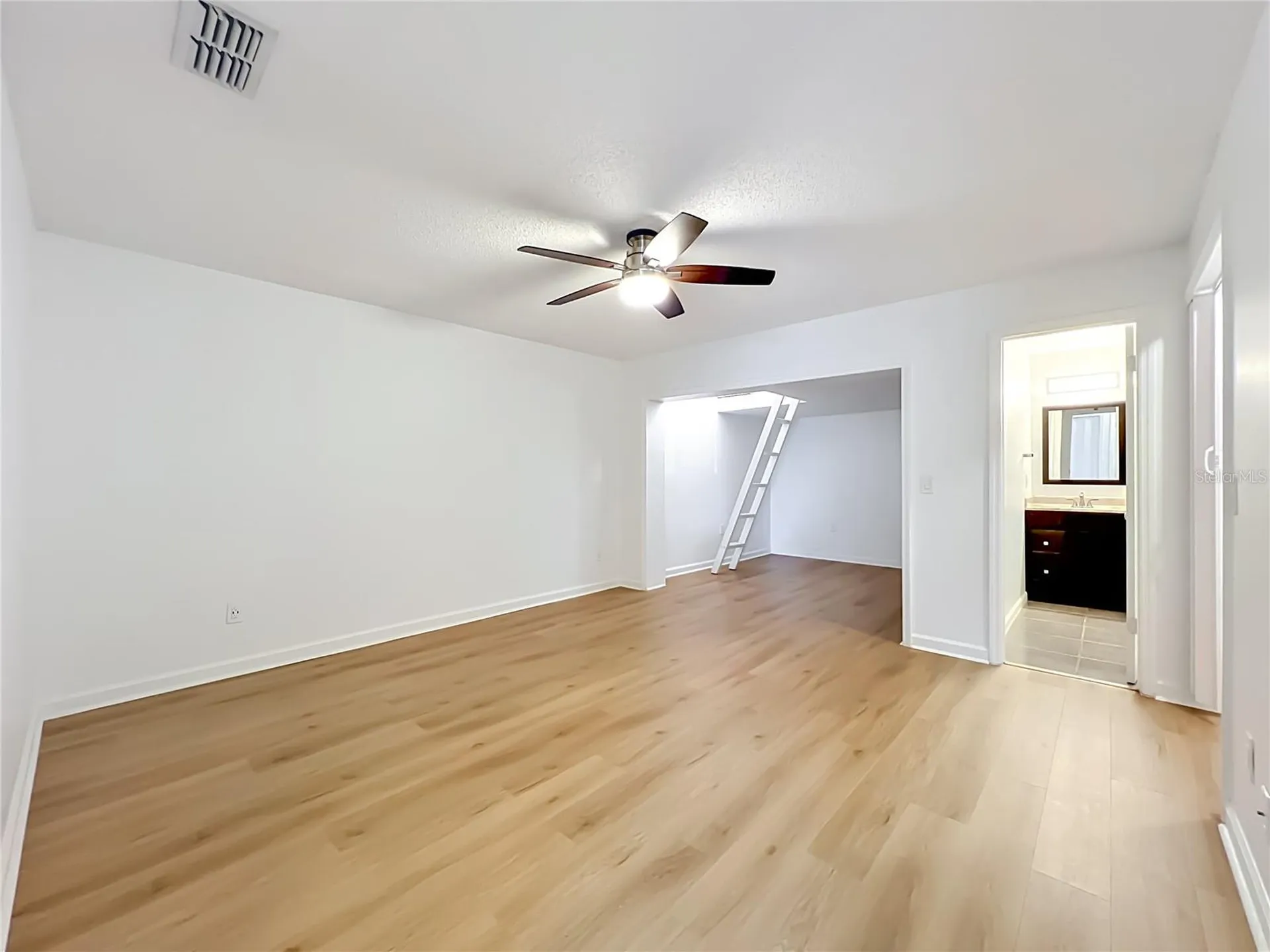 336 Canoe Trail Lane Orlando FL 32825