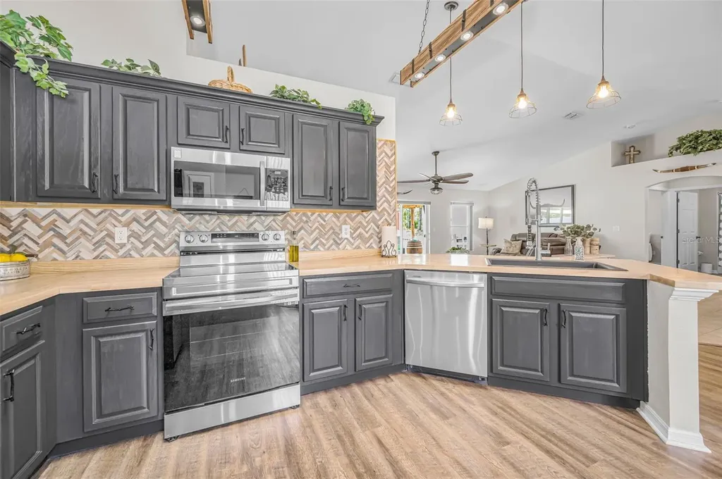 12123 Fulmar Road Weeki Wachee FL 34614