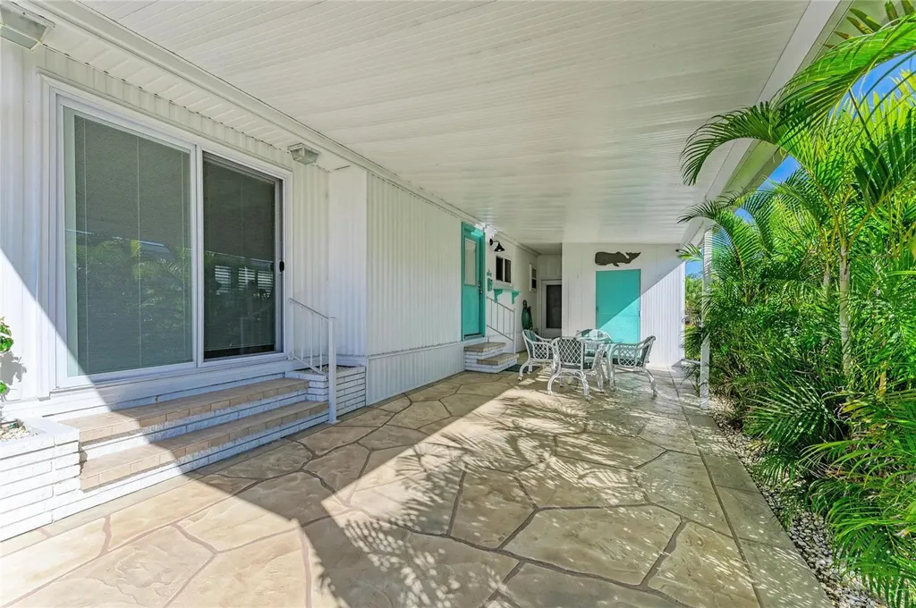 8 S Buena Vista Avenue Englewood FL 34223