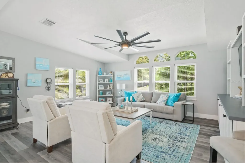 137 Lake Tarpon Drive Palm Harbor FL 34684