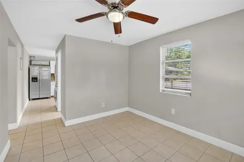 3301 W Woodlawn Avenue Tampa FL 33607
