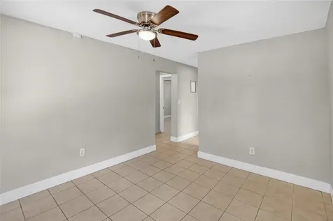 3301 W Woodlawn Avenue Tampa FL 33607