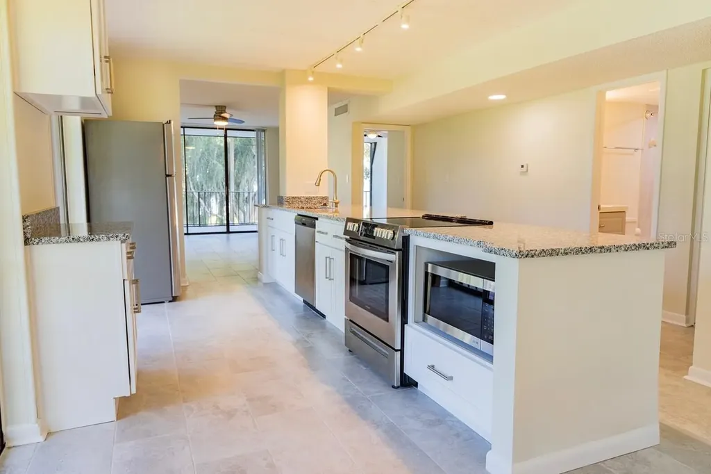 208 Lake Howard Drive NW Winter Haven FL 33880