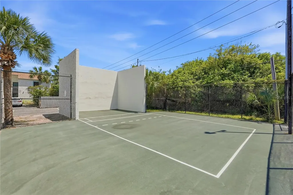 724 115 Avenue N St Petersburg FL 33716