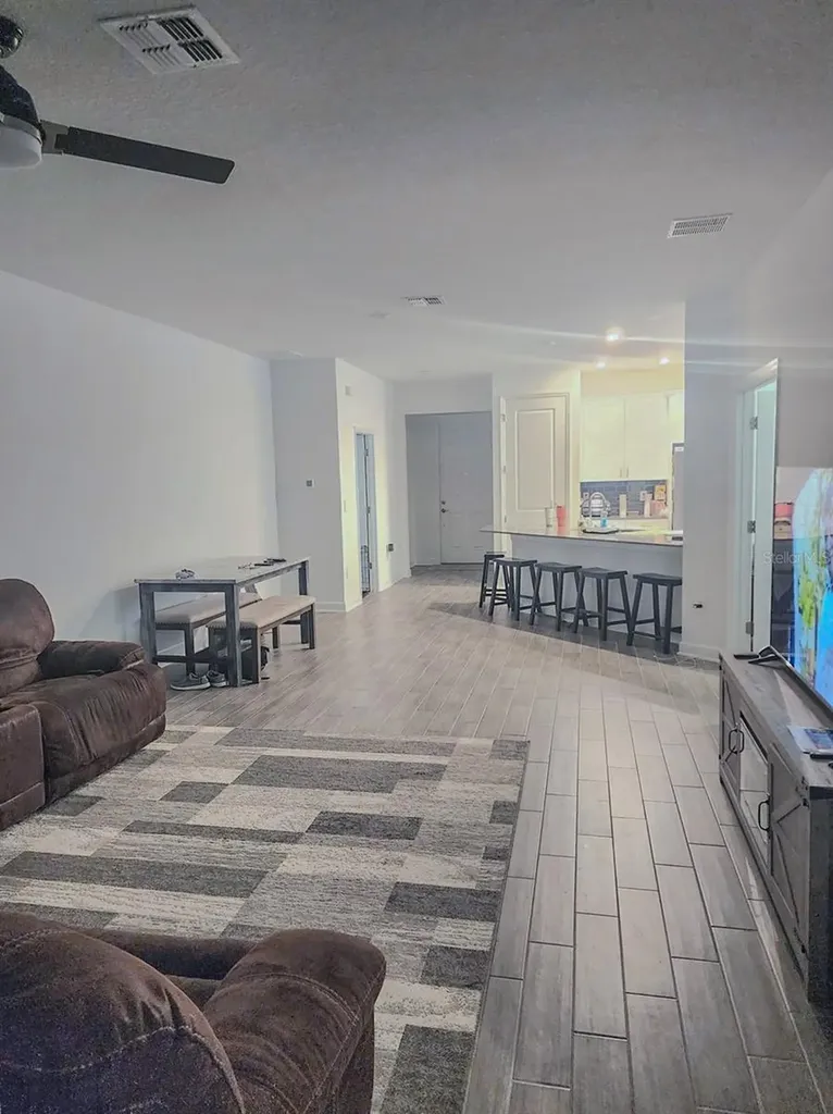1743 Good Neighbor Loop Kissimmee FL 34744