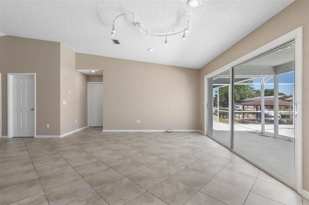 21 Crescent Court S Palm Coast FL 32137