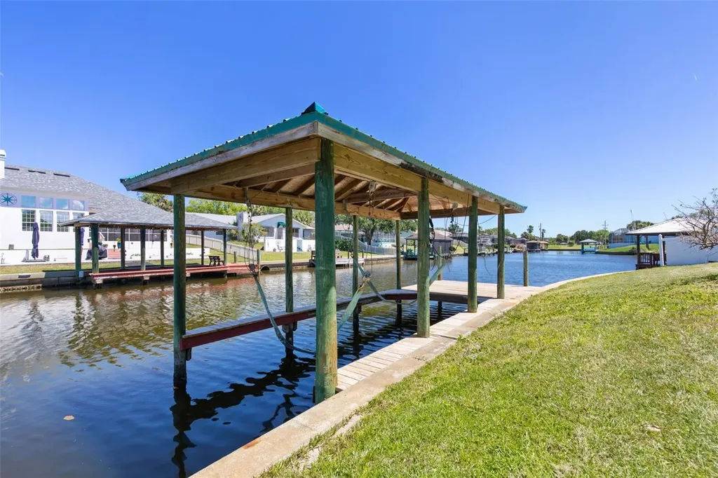 21 Crescent Court S Palm Coast FL 32137