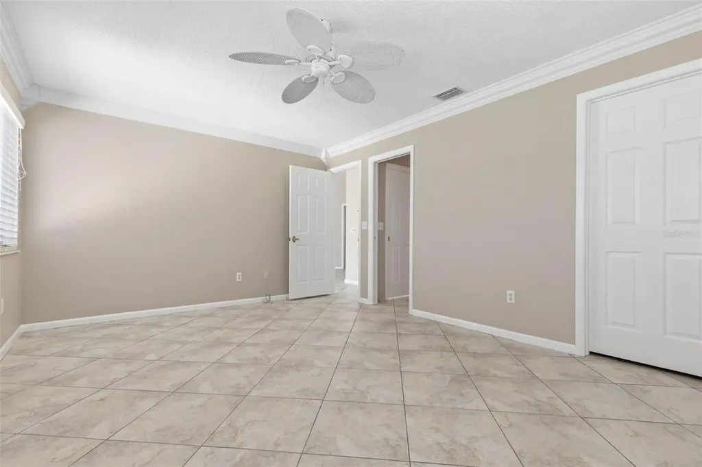 21 Crescent Court S Palm Coast FL 32137