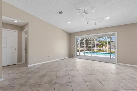 21 Crescent Court S Palm Coast FL 32137