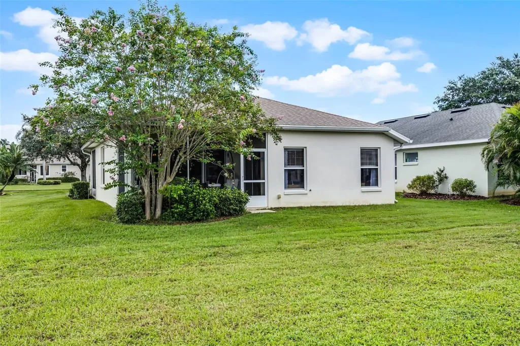 27111 Nostalgia Drive Leesburg FL 34748