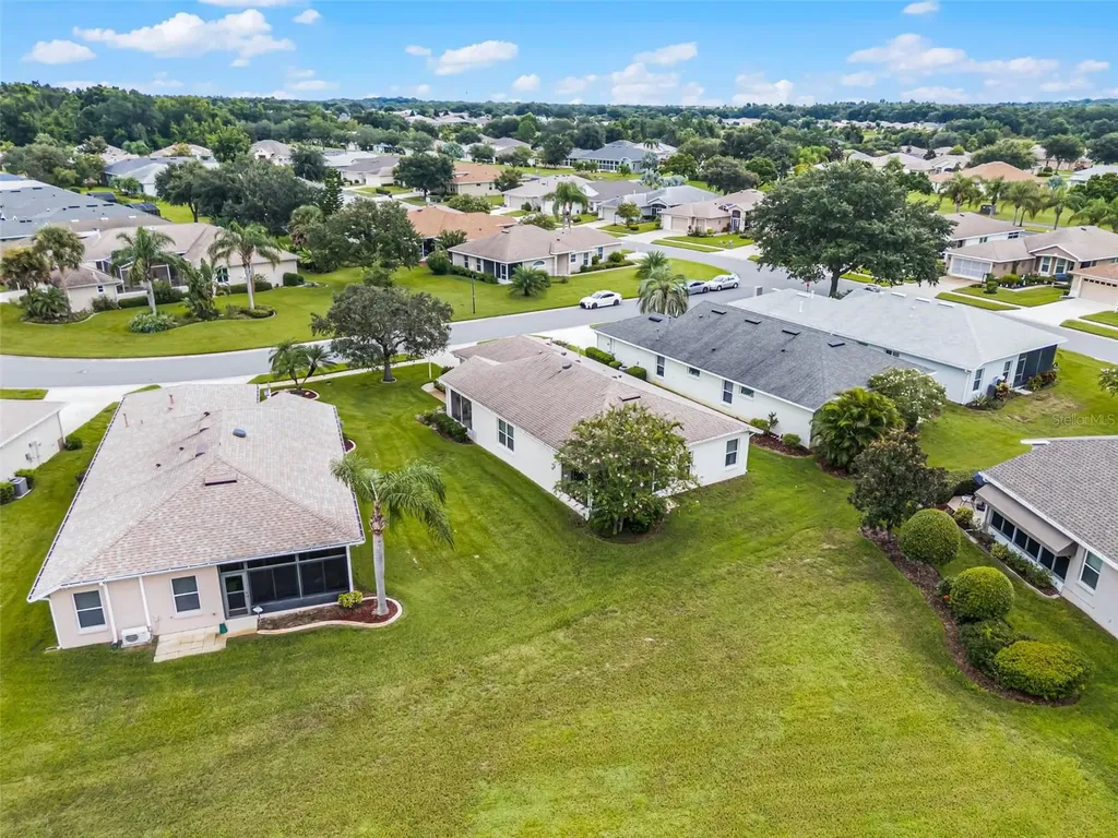 27111 Nostalgia Drive Leesburg FL 34748