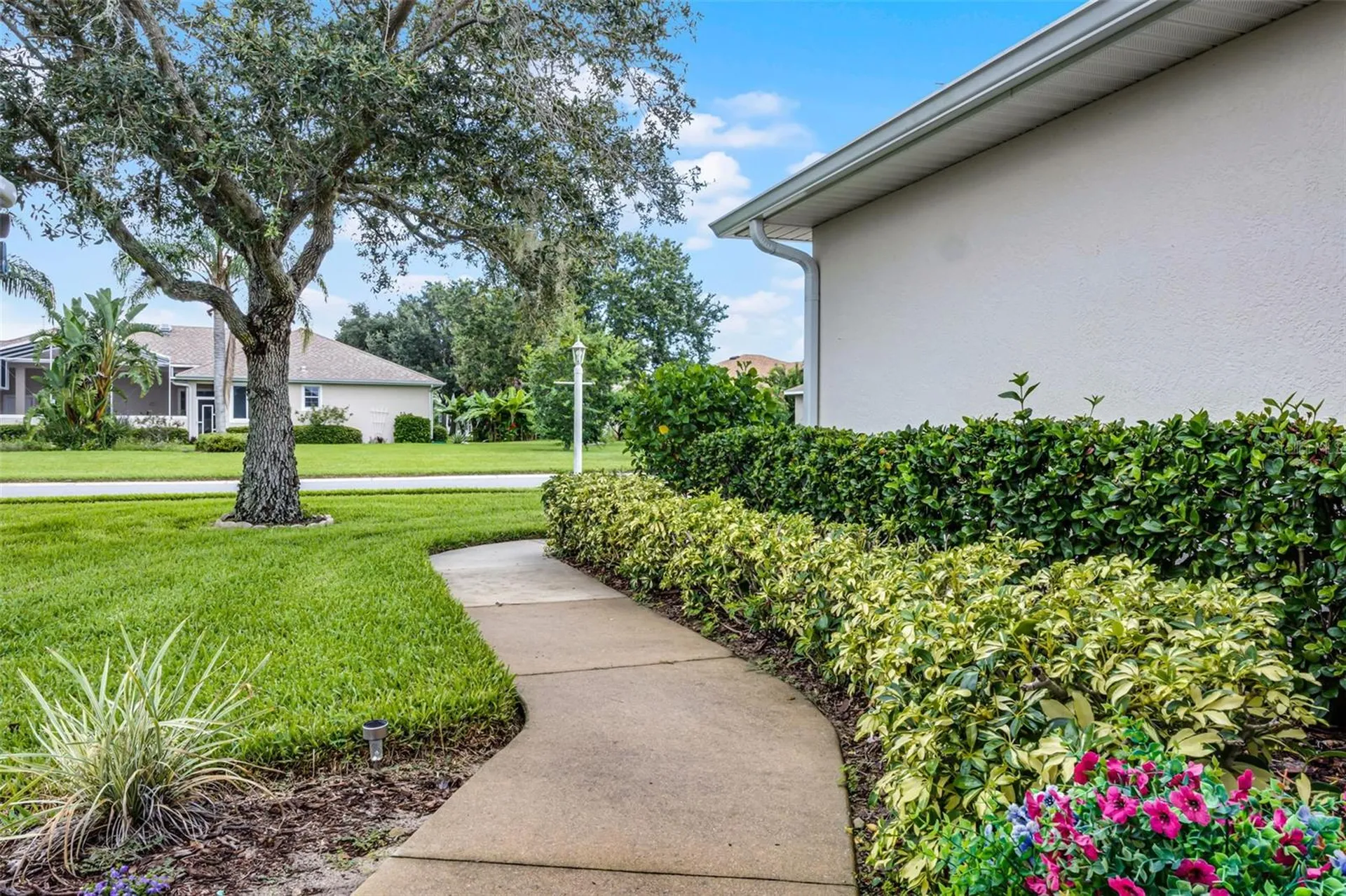 27111 Nostalgia Drive Leesburg FL 34748