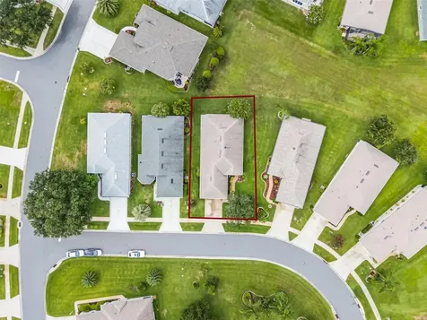 27111 Nostalgia Drive Leesburg FL 34748