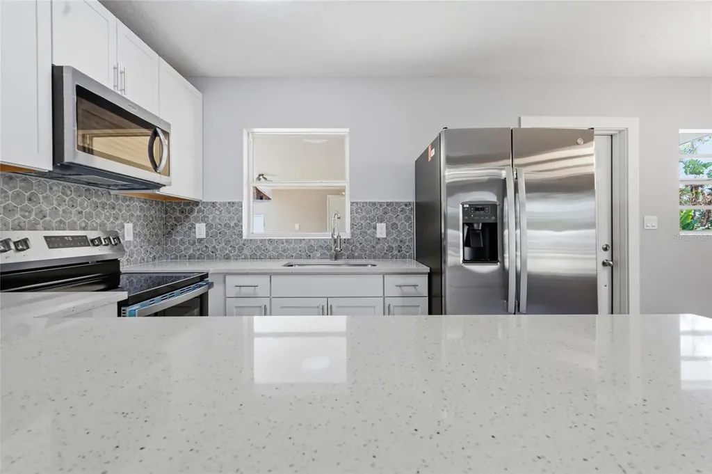 2827 22nd Street W Bradenton FL 34205