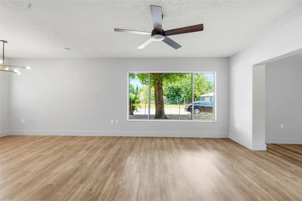 2827 22nd Street W Bradenton FL 34205