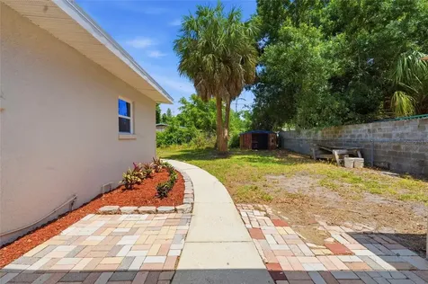 2827 22nd Street W Bradenton FL 34205