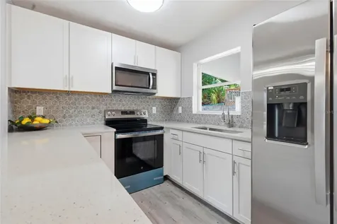 2827 22nd Street W Bradenton FL 34205